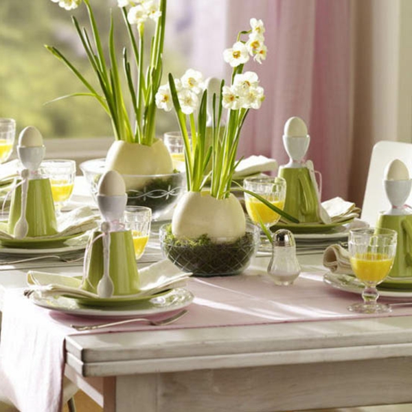 schöne-Tischdeko-in-grüner-und-weißer-Farbe
