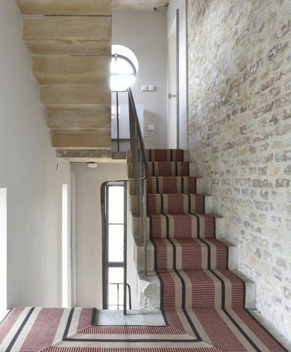 schöner-Teppich-Treppe-Interior