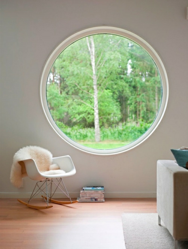 schönes-Zimmer-mit-Fenster-in-runder-Form