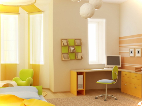 kleines Kinderzimmer in hellen Farben