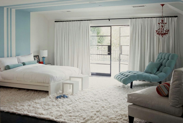 wunderbares-Schlafzimmer-Teppich-in-weißer-Farbe
