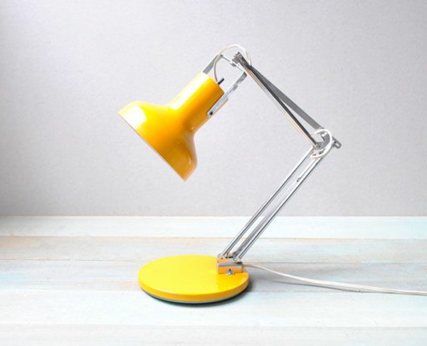 wunderschöne-gelbe-Schreibtischlampe-Design-Idee