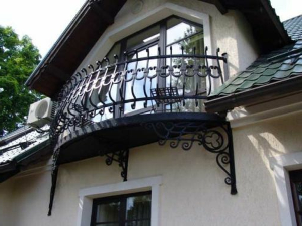 wunderschönes-Geländer-für-Balkon