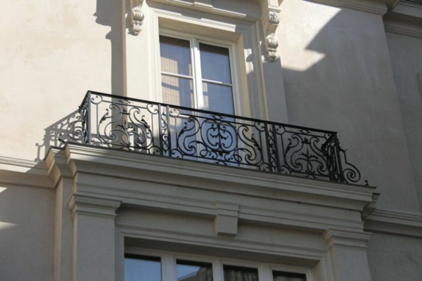 Balkone-mit-Geländer---Französische-Balkone-Ideen