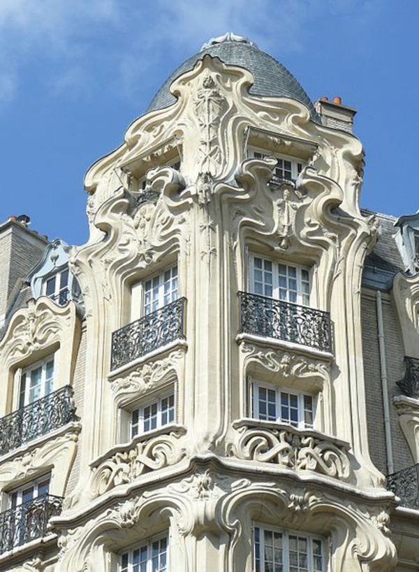 Gebäude-mit-französischen_Balkonen