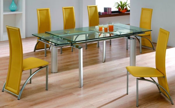 Glastisch-mit-gelben-Stühlen-Design