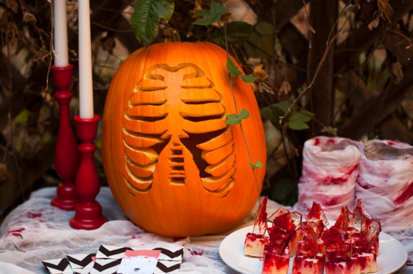 Halloween-Kürbis-basteln-Idee-Tischdeko