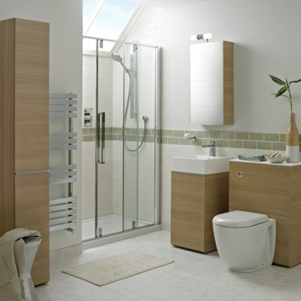 Hochschrank-aus-Holz-für-Badezimmer-