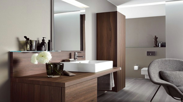 Hochschränke-für-Badezimmer-aus-Holz-