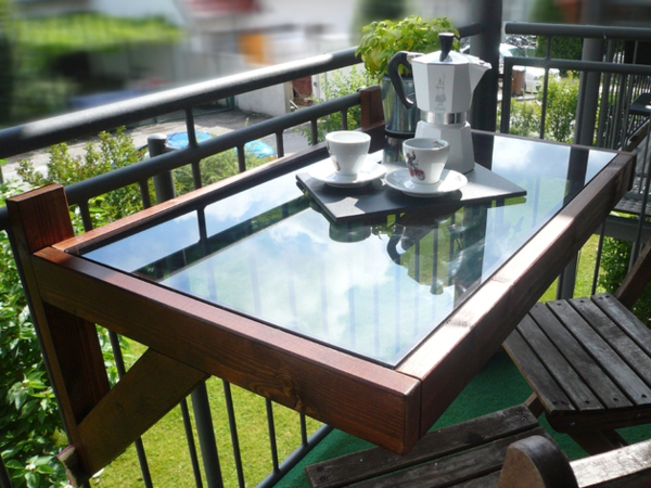 Klapptisch-für-den-Balkon-Holz-und-Glasplatte-Kaffeetisch