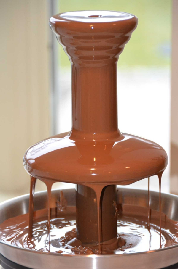 Schokoladen-Brunnen-leckere-idee-für-Ihr-Party