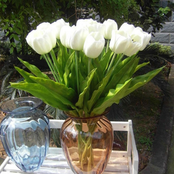 Tischdeko-Tulpen-in-weißer-Farbe