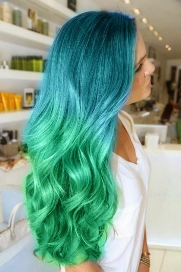 effektvolle-Frisuren-für-Frauen-Ombre-Grün-Blau