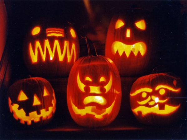 erschreckende-Halloween-Kürbis-Gesichter