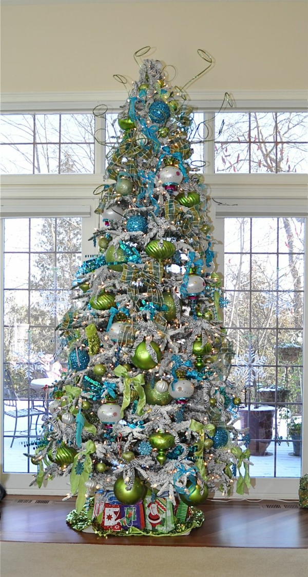 fantastische-Weihnachtsbaum-Deko-Grün-Blau