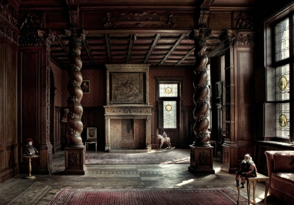 gothic-wohnzimmer-mit-säulen