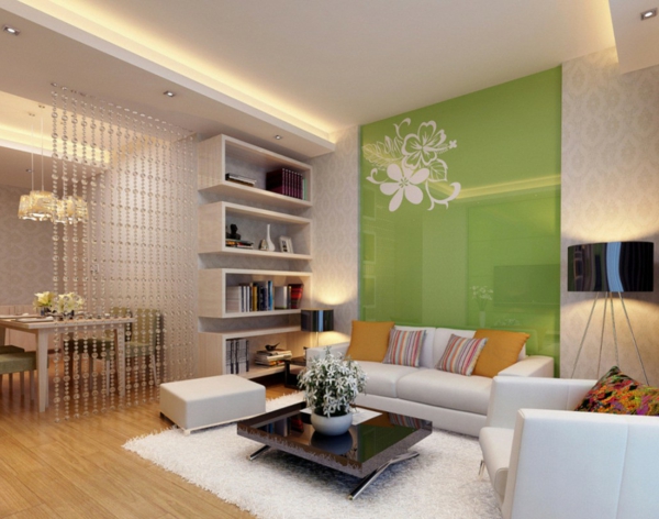 grüne-Wand-.und-weißes-Sofa-Idee