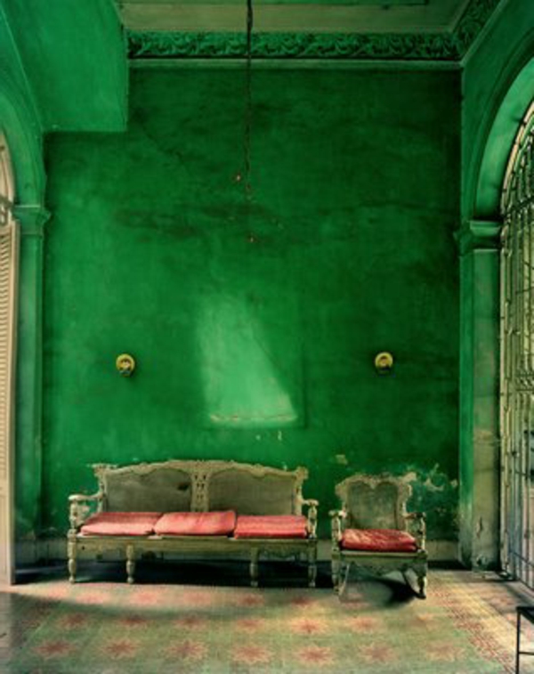 grüne-wände-im-gothic-zimmer