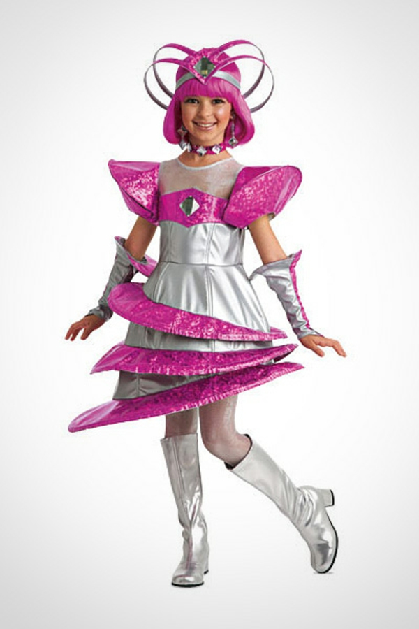 halloween-kostüme-für-kinder-rosige-farbe - weißer hintergrund