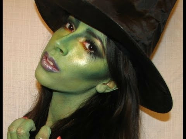 halloween-make-up-ideen-hexe-gesicht-in-grüner-farbe