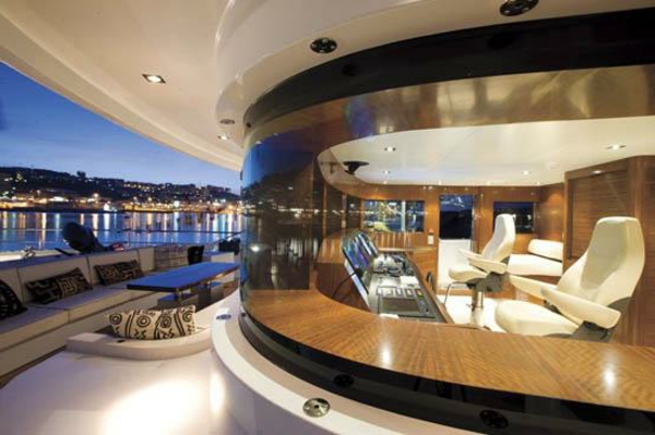 luxus yachten-einmaliges-design -sehr-schön
