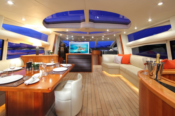 luxus yachten-wunderschöne-innenausstattung
