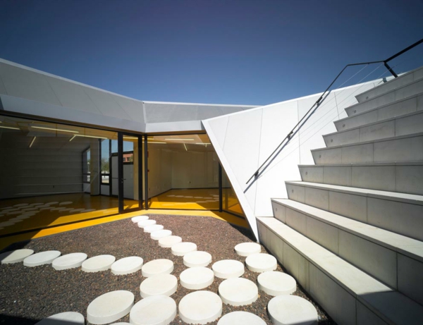moderne-minimalistische-treppengeländer-für-außen