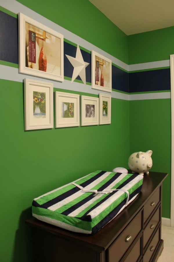 moderner-Flur-Wandgestaltung-in-grüner-Farbe-Wandgestaltung in Grün