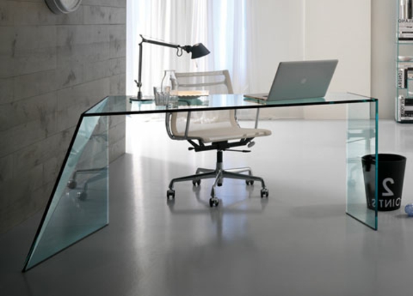 Schreibtisch-mit-originellem-Design