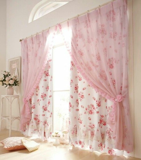 rosa-Vorhände-im-Schlafzimmer