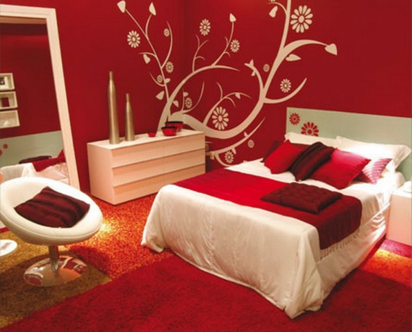 rote-farbgestaltung-für-schlafzimmer