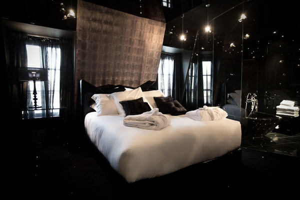 schwarze-wandfarbe-für-schlafzimmer-schöner-look