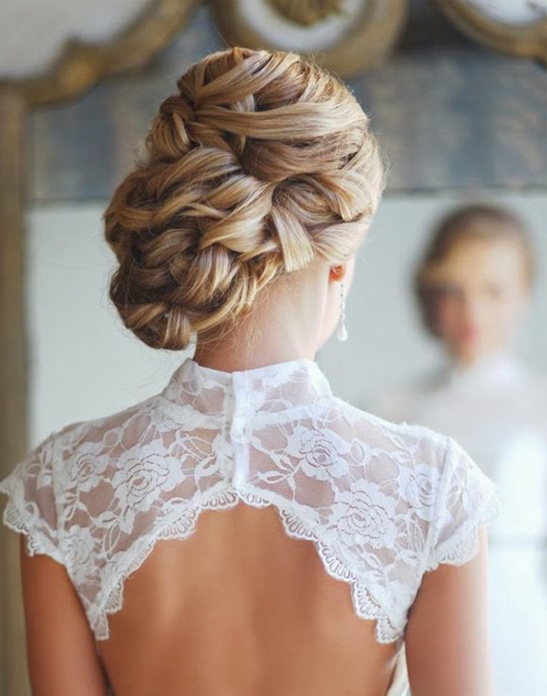 schöne--moderne- Hochzeitsfrisuren-blondes Haar