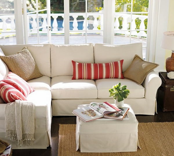 weiße-elegante-sofabezüge-für-ecksofa- mit-dekokissen