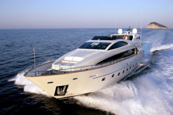 weiße-luxus yachten