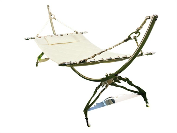 weißes-modell-vom-liegestuhl-lounge-möbel-outdoor