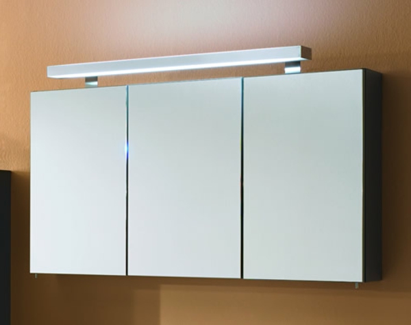 wunderbare-Spiegelschränke-mit-Beleuchtung-Badezimmer-Design