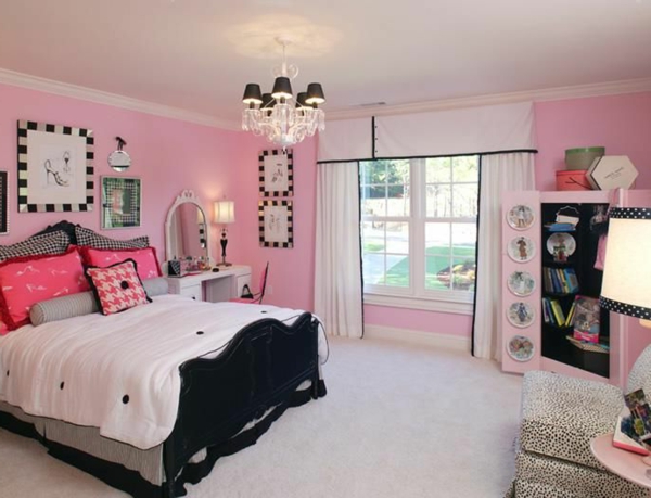 wunderschönes-Schlafzimmer-in-rosa-Farbe