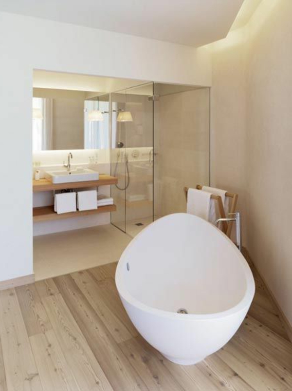 Design-für-ein- modernes-Badezimmer-Ideen-weiße-Badewanne