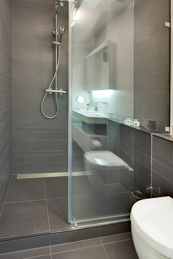 -Design-für-ein- modernes-Badezimmer-Ideen-Duschkabine