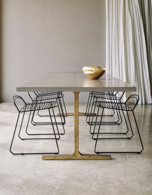 Esszimmerstühle-aus-Metall-mit-modernem-Design-in-Schwarz