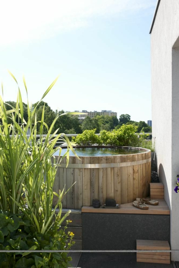 -Gestaltungsideen-für-den-perfekten-Garten-mit-einem- Whirlpool-Holz