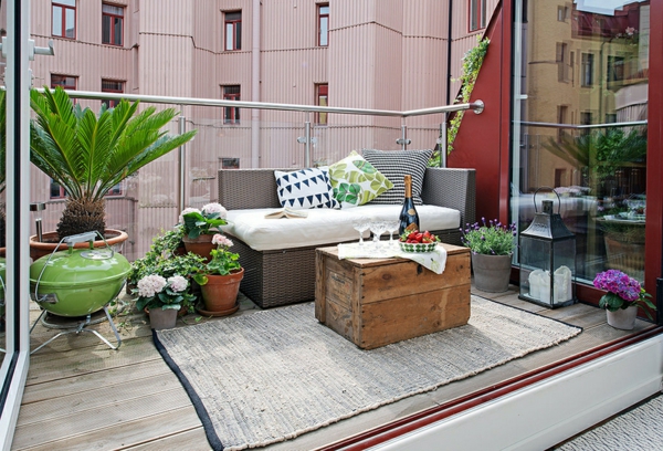 Terrasse-mit-modernen-Möbeln-einrichten
