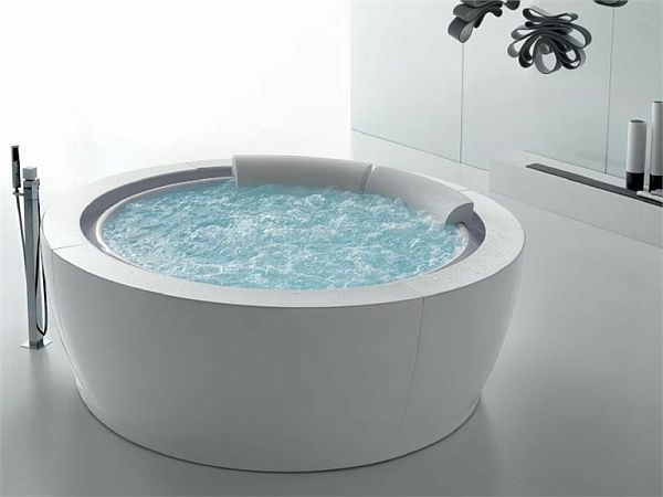Whirlpools-für-Innen-modernes-Badezimmer