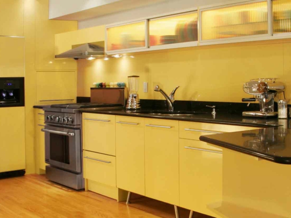 atemberaubende-moderne-gelbe-küchen-wandfarbe
