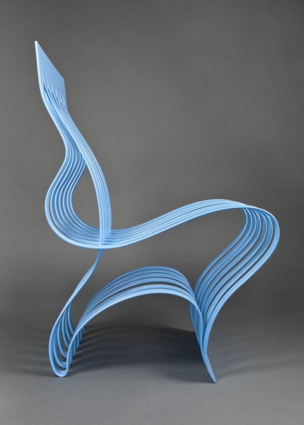 blauer-Designstuhl-mit-erstaunlichem-Design-Innovation