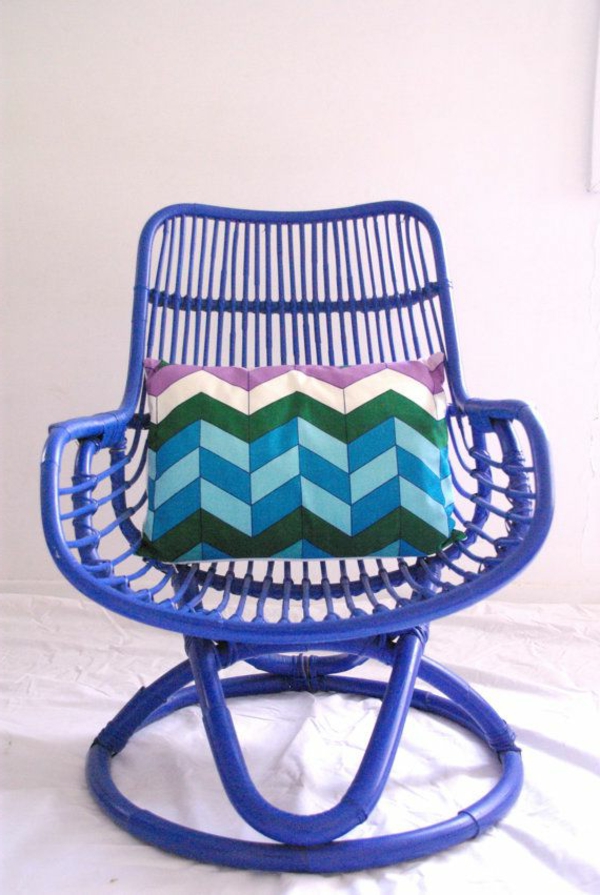 erstaunliches-Design-für-einen-designer-Stuhl-in-Lila