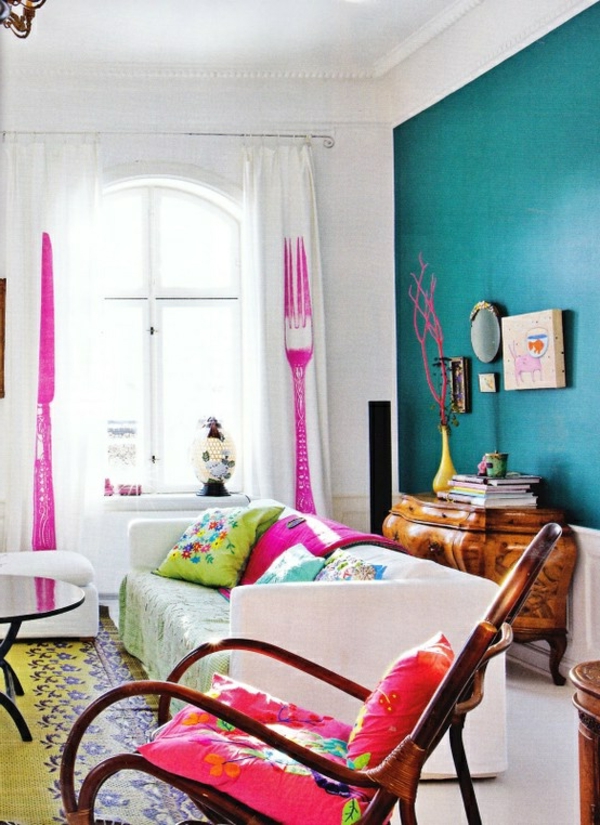 gestaltungsmöglichkeiten-für-wohnzimmer-blaue-wand-modern und süß erscheinen