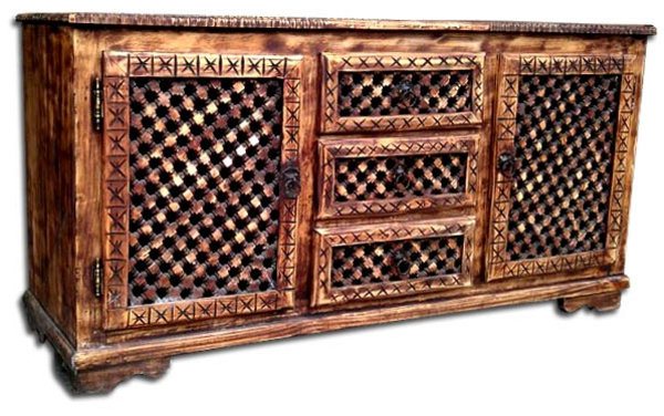 marokkanische-möbel-ein-alter-schrank