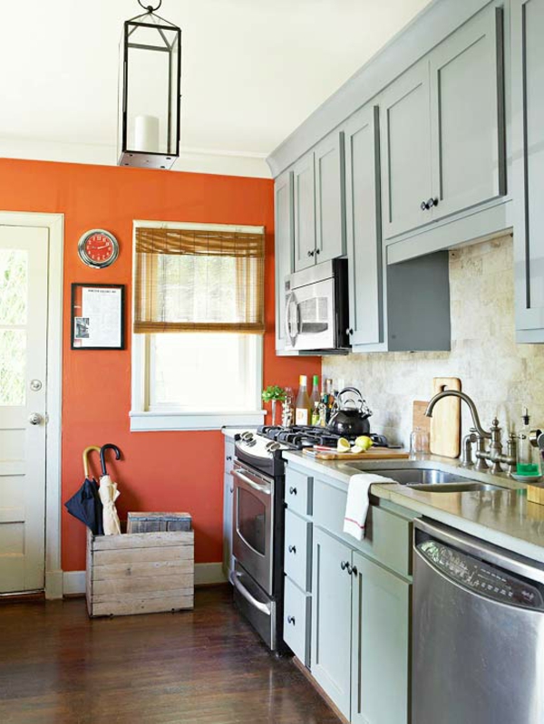 moderne-coole-orange-küchen-wandfarbe